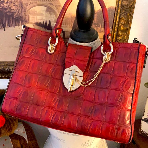 Reddish black handbag! Elegant to casual!
